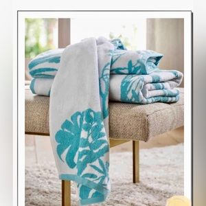 Anne de Solene Paris Extra large hand towel